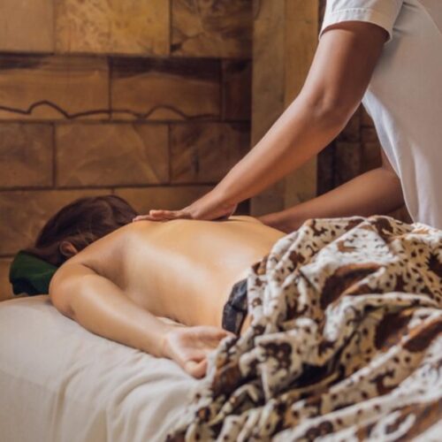 Relájate con nuestros masajes en Santander y Cantabria. Sukhiro es tu opción para el bienestar físico y mental.